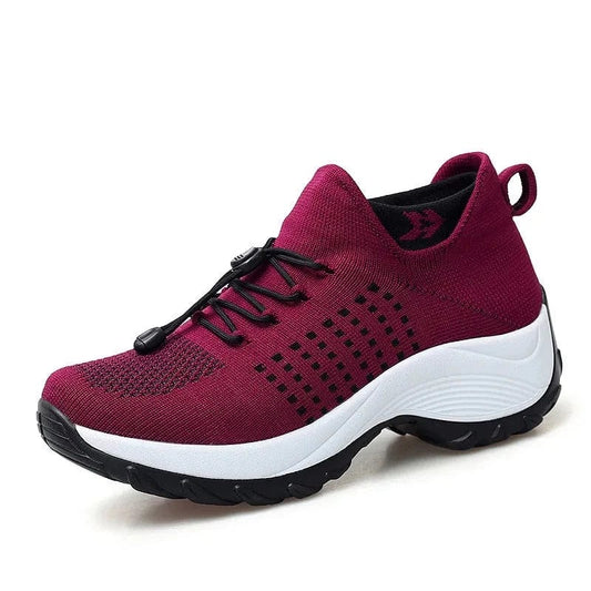 נעלי ספורט "Fuji" מאווררות עם פטנט קשירה - נעלי אביגיל אדום / 35