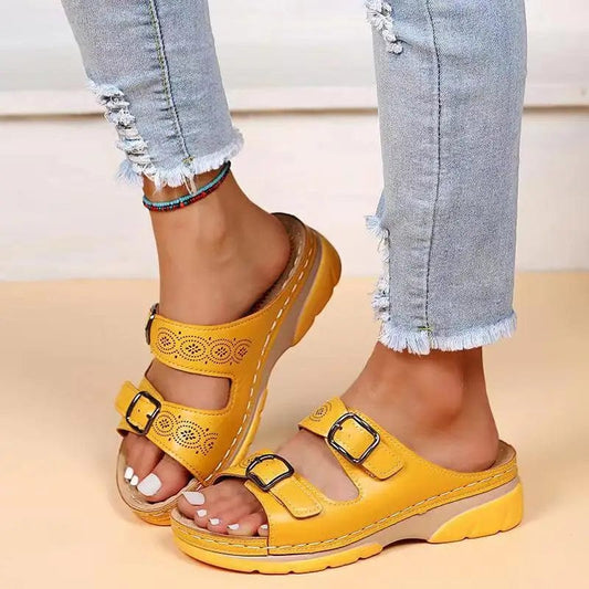 נעלי "עלמה" בסגנון קלאסי עם אבזם - נעלי אביגיל צהוב / 35