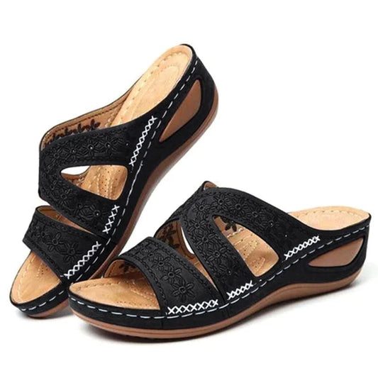נעלי קיץ "סלייד" בעיצוב מודרני - נעלי אביגיל שחור / 35