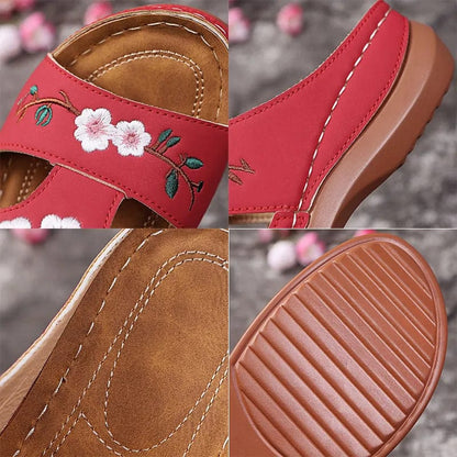 כפכפי קיץ "קלאודיה" עיצוב פרחוני - נעלי אביגיל