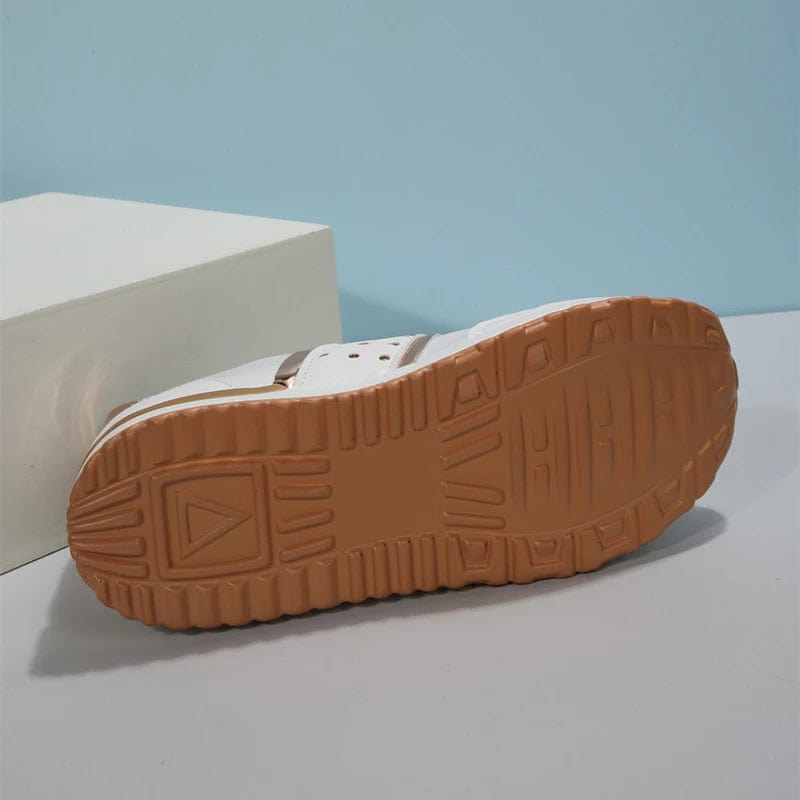 נעלי סניקרס "Med" מעוצבות קולקציית 2024 - נעלי אביגיל